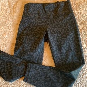 Lululemon Wunder Train High-Rise Tight 25" size 10